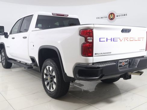 Used 2024 Chevrolet Silverado 2500 Custom w/ Custom Convenience Package image 4