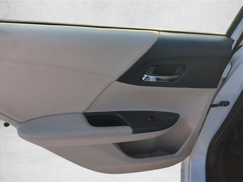 Used 2015 Honda Accord EX-L image 9