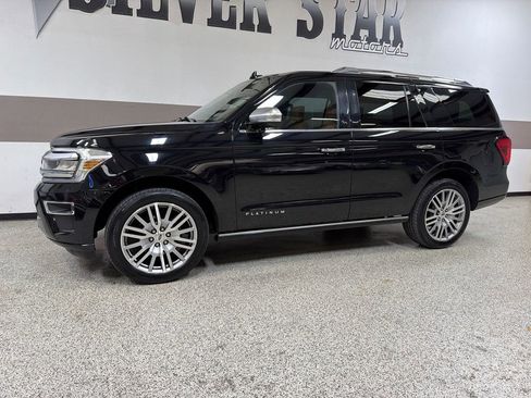 Used 2023 Ford Expedition Platinum AWD/4WD image 4