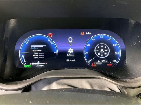 Used 2025 Toyota Sienna Platinum AWD/4WD image 30
