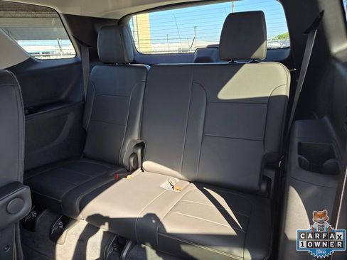 Used 2021 Chevrolet Traverse RS FWD image 42