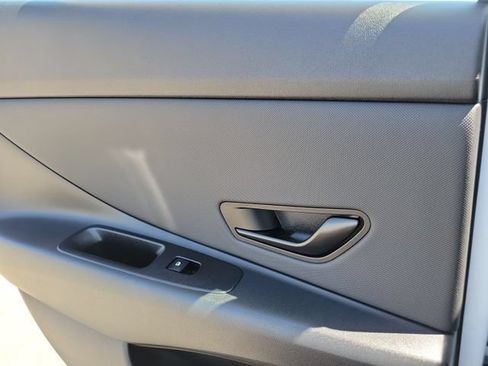 New 2026 Hyundai Elantra SEL Sport FWD image 23