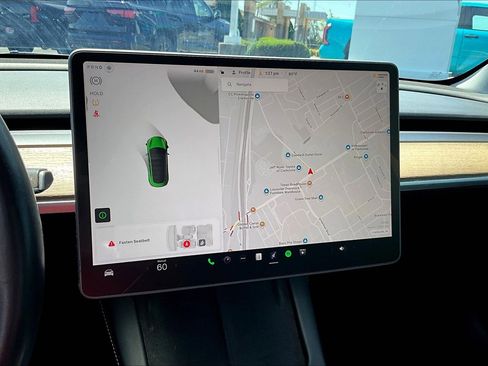 Used 2023 Tesla Model 3 Standard Range image 5