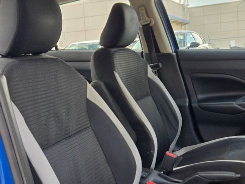 Used 2020 Nissan Versa SV FWD image 30