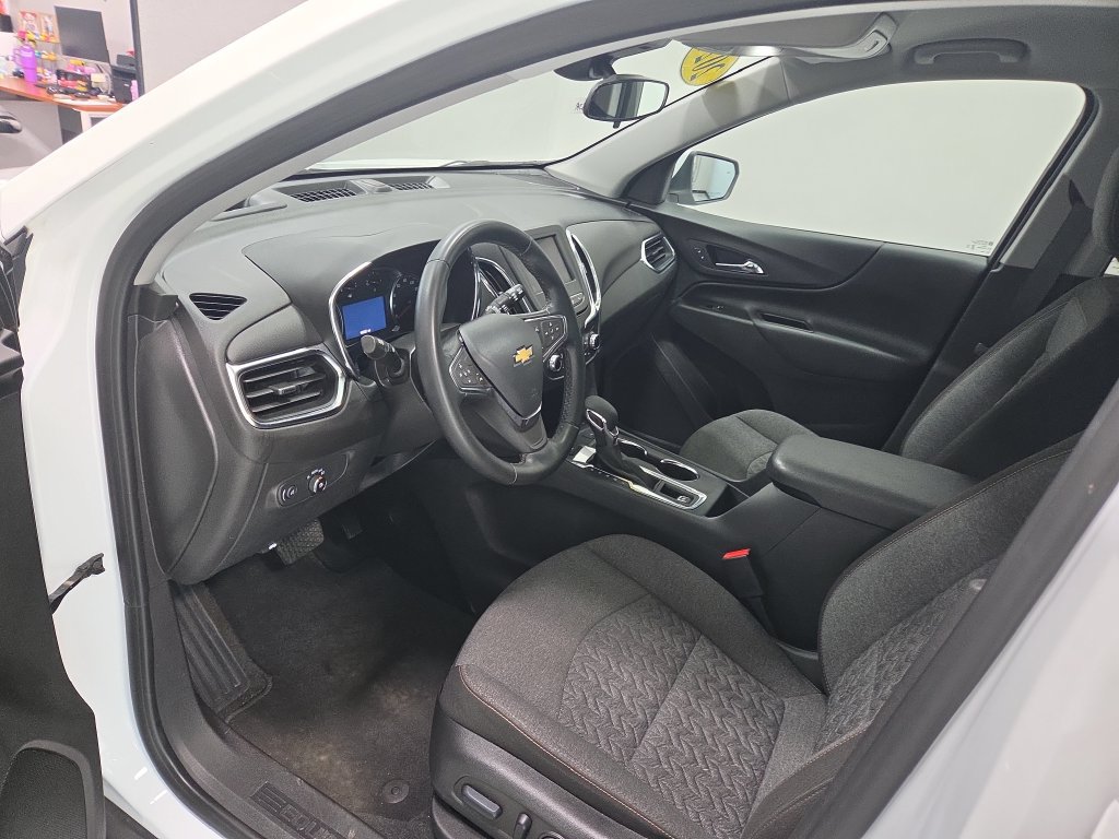 Used 2024 Chevrolet Equinox LT AWD/4WD image 25