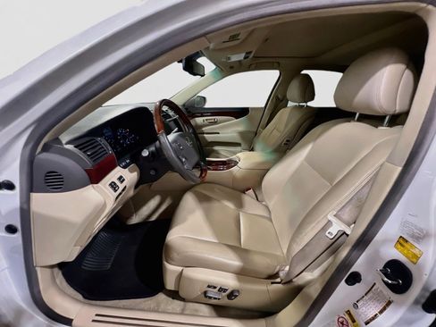 Used 2010 Lexus LS 460 AWD w/ Comfort Pkg image 15