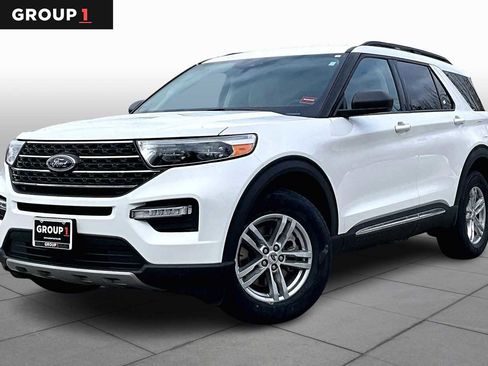 Certified 2023 Ford Explorer XLT w/ Equipment Group 202A AWD/4WD image 1