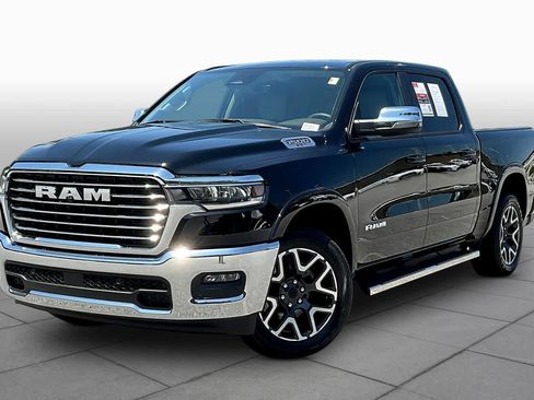 Used 2025 RAM 1500 Laramie AWD/4WD image 2