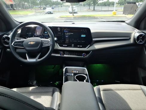 Used 2025 Chevrolet Equinox LT w/ Convenience Package II FWD image 25
