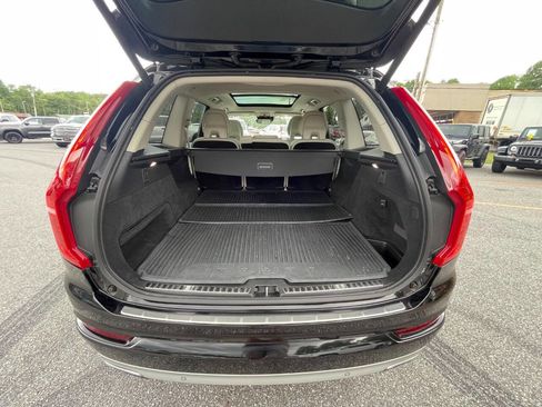 Used 2017 Volvo XC90 T5 Momentum w/ Vision Package AWD/4WD image 17