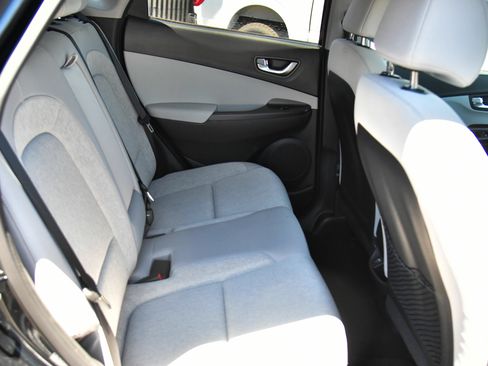 Used 2023 Hyundai Kona SE w/ Cargo Package FWD image 40