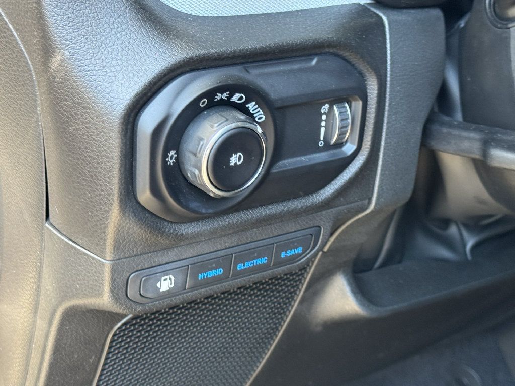 Used 2024 Jeep Wrangler Unlimited w/ Convenience Group AWD/4WD image 12