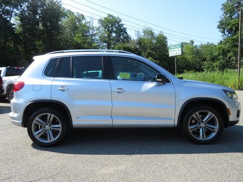 Used 2017 Volkswagen Tiguan Sport AWD/4WD image 4
