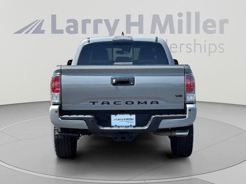 Used 2021 Toyota Tacoma TRD Off-Road w/ Technology Package AWD/4WD image 5