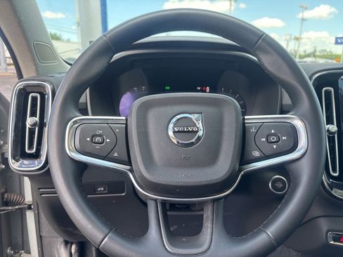 Used 2024 Volvo XC40 B5 Ultimate w/ Protection Package Premier AWD/4WD image 16