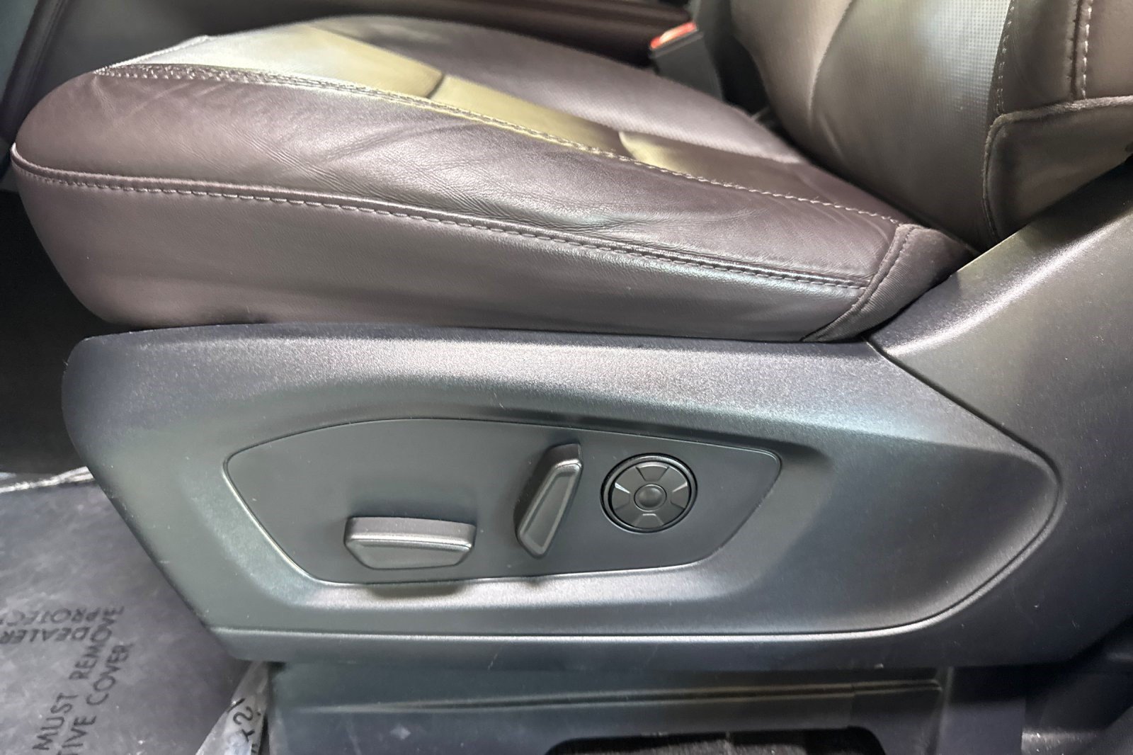 Used 2025 Ford Explorer Platinum w/ LUX Leather Package AWD/4WD image 15