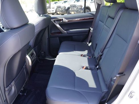 Used 2019 Lexus GX 460 Premium AWD/4WD image 18