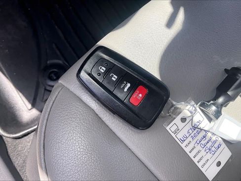 Used 2022 Toyota Camry SE w/ Audio Upgrade Package FWD image 14