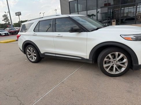 Used 2022 Ford Explorer Platinum w/ Equipment Group 601A RWD image 6