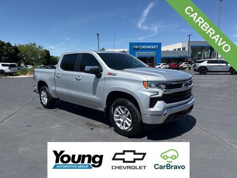 Used 2022 Chevrolet Silverado 1500 LT AWD/4WD image 1