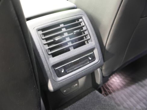 Used 2024 Volkswagen Golf R image 32