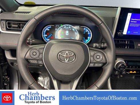 Used 2024 Toyota RAV4 SE AWD/4WD image 17