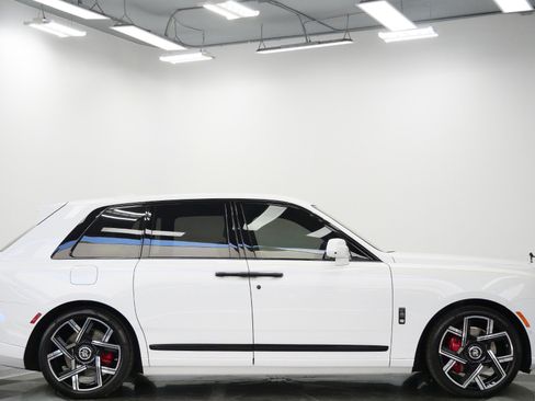 Used 2025 Rolls-Royce Cullinan Black Badge AWD/4WD image 68