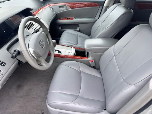 Used 2006 Toyota Avalon XLS FWD image 5
