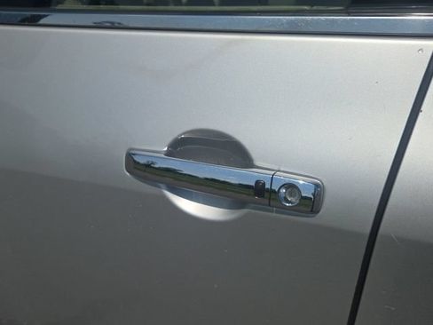 Used 2016 Nissan Quest SV FWD image 18