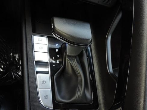 Used 2025 Hyundai Elantra Limited FWD image 26