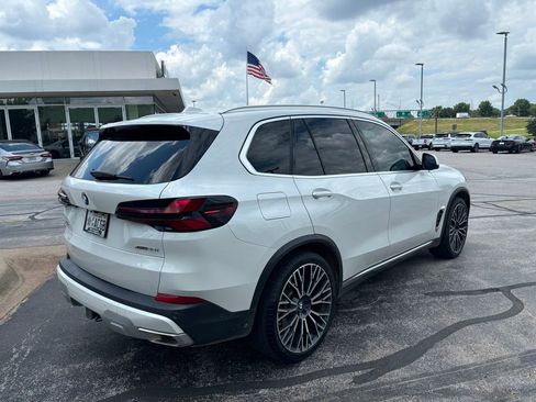 Used 2025 BMW X5 xDrive40i AWD/4WD image 3