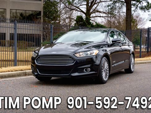 Used 2014 Ford Fusion Titanium image 2
