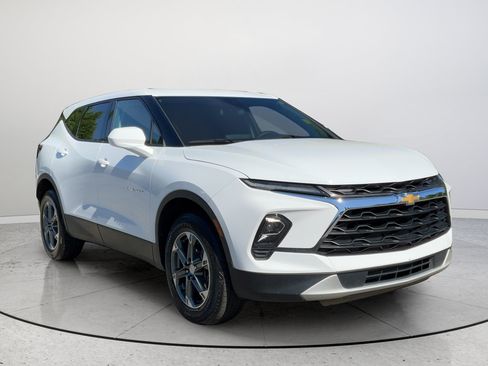Certified 2025 Chevrolet Blazer LT AWD/4WD image 1