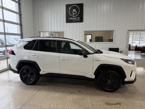 Used 2020 Toyota RAV4 LE image 41