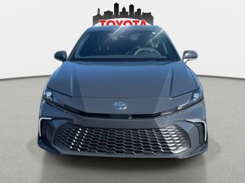 Used 2025 Toyota Camry SE image 8