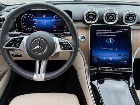Used 2025 Mercedes-Benz C 300 Sedan w/ Exclusive Trim Package image 10