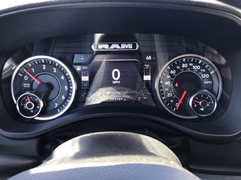 Used 2023 RAM 1500 Laramie AWD/4WD image 14