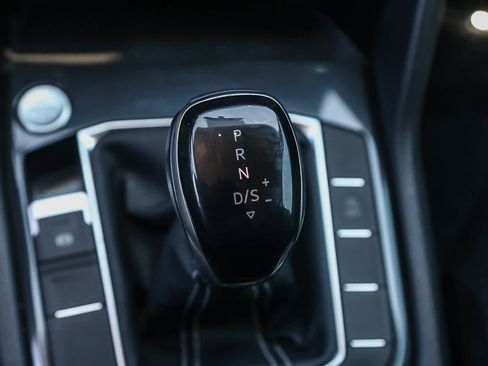 Used 2022 Volkswagen Tiguan S image 21