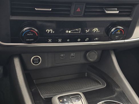 Used 2023 Nissan Rogue SV image 20