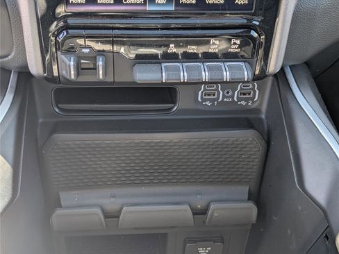 Used 2022 RAM 1500 Big Horn AWD/4WD image 28