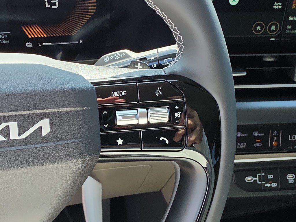New 2027 Kia Carnival LXS FWD image 31