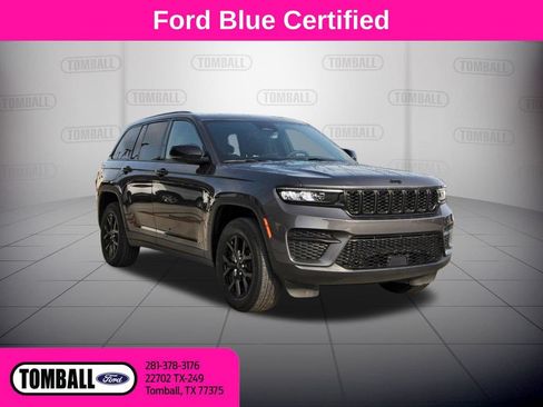 Used 2025 Jeep Grand Cherokee Altitude RWD image 1