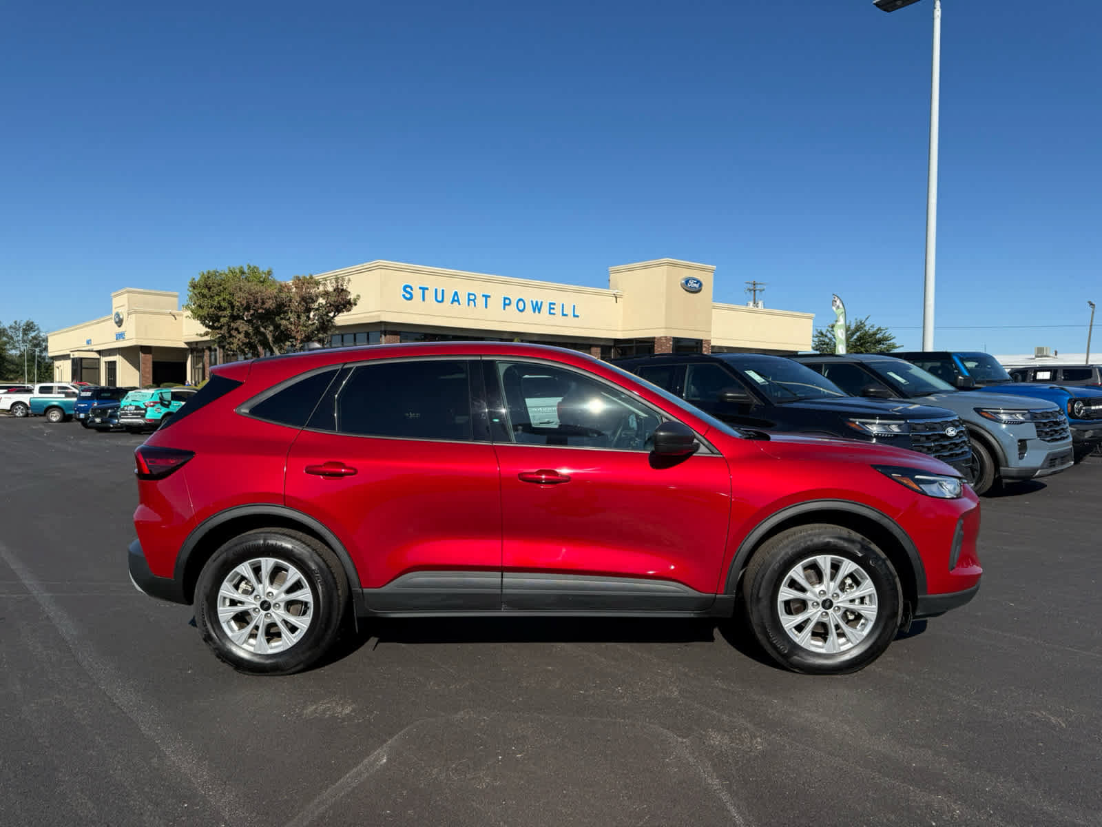 Used 2025 Ford Escape Active w/ Cold Weather Package AWD/4WD image 17