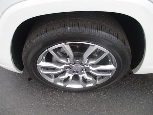 Used 2023 GMC Terrain Denali w/ Denali Premium Package AWD/4WD image 15