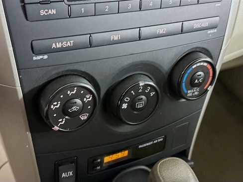 Used 2010 Toyota Corolla LE image 21