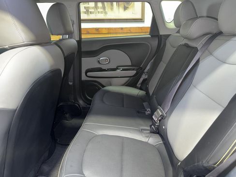 Used 2016 Kia Soul + w/ Primo Package FWD image 25