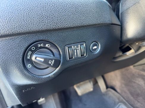 Used 2017 Dodge Charger SXT w/ Blacktop Package RWD image 13
