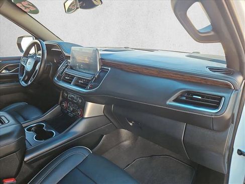 Used 2023 Chevrolet Suburban Premier image 23