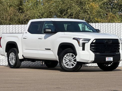 Used 2025 Toyota Tundra SR5 w/ SR5 Premium Package image 2