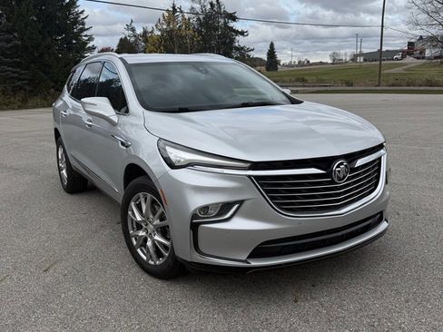 Used 2022 Buick Enclave Premium image 2